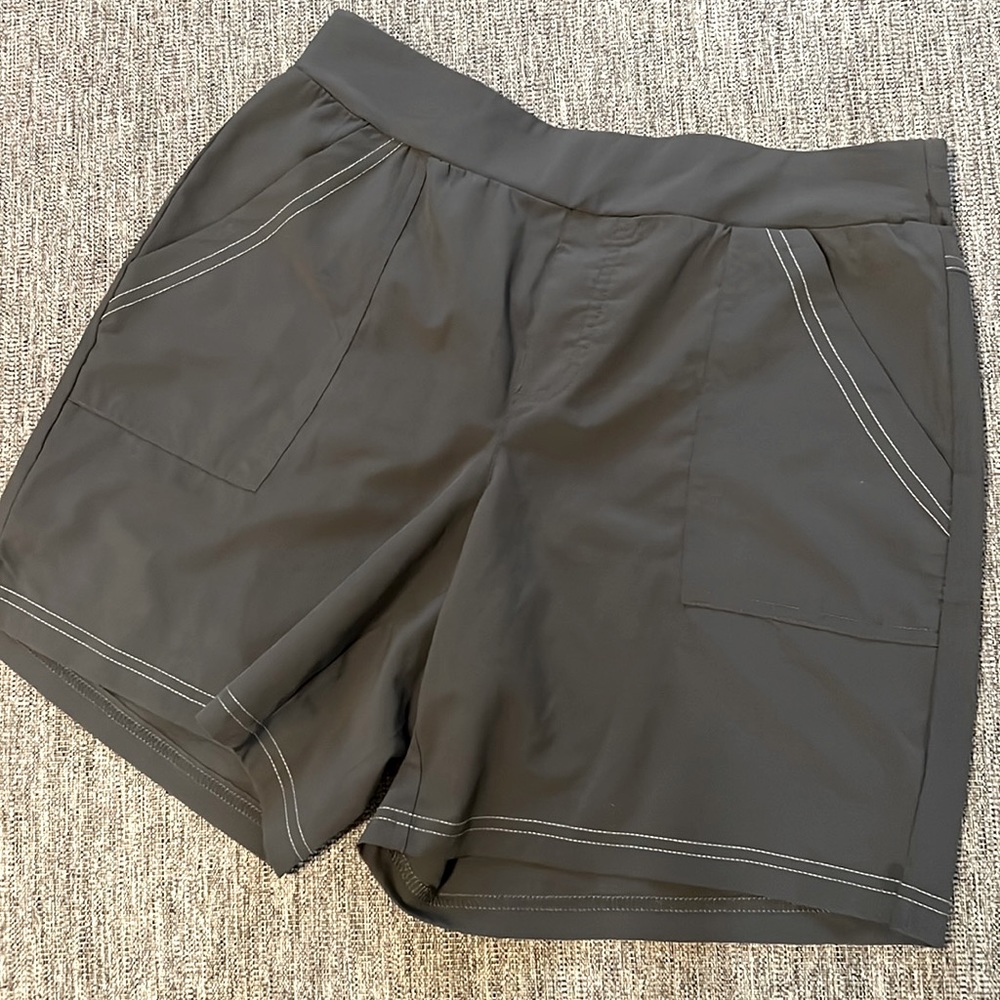 Avalanche outdoor supply company women’s nylon outdoor hiking shorts sz S
